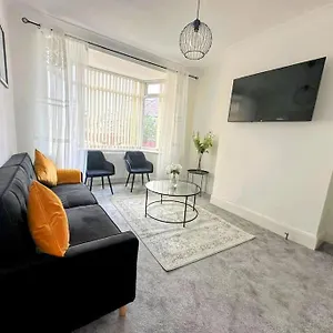 Three Bed, Fully Equipped Relaxation Paradise Holiday home Newcastle upon Tyne